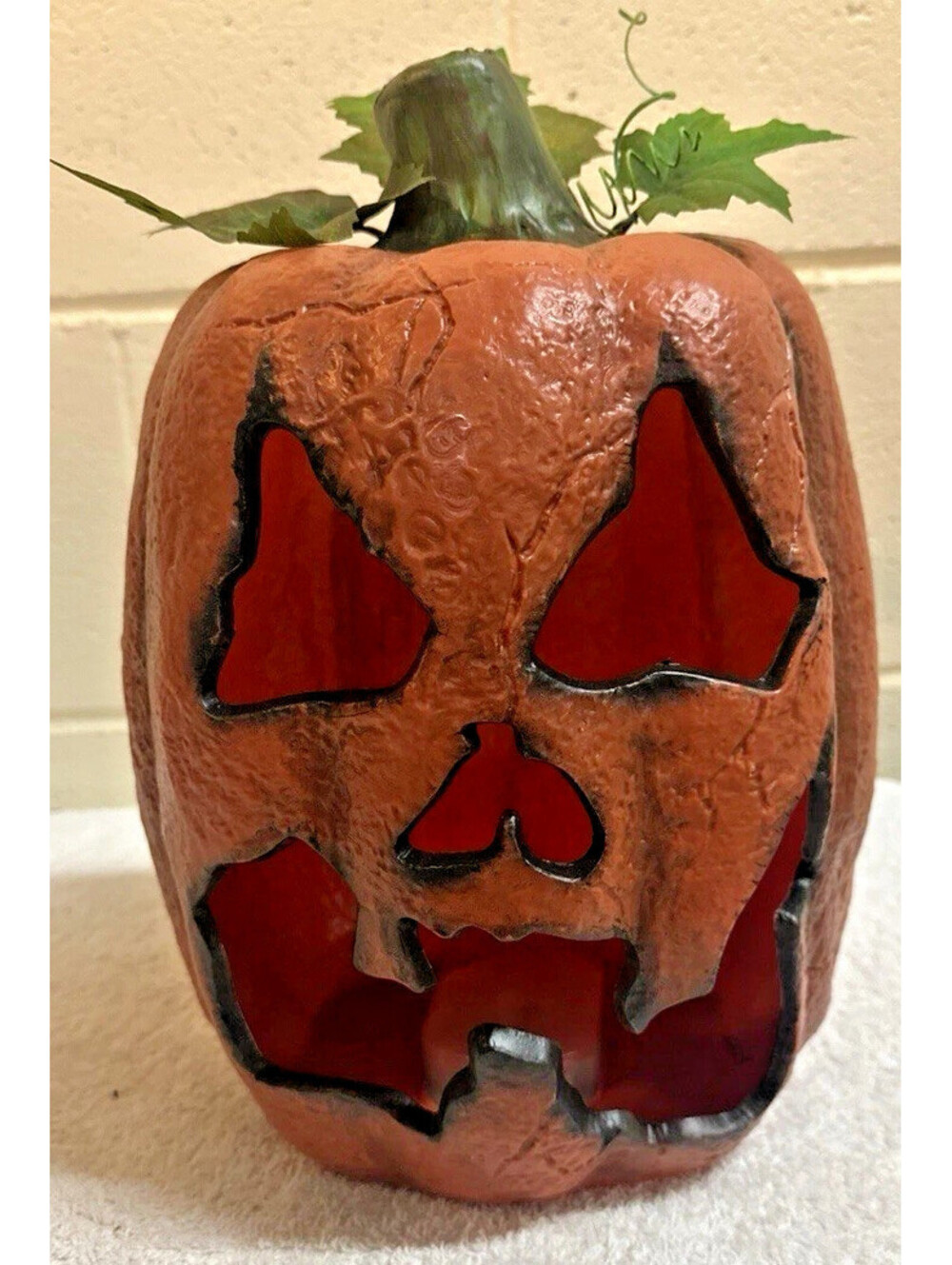 Light Up Halloween Pumpkin Scary Plastic Carved Jack-O-Lantern Fall Decor Retro
